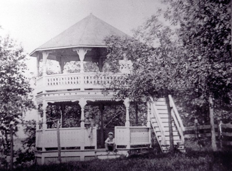Historical photograph of the Erd-Geist Gazebo in White Bear Lake